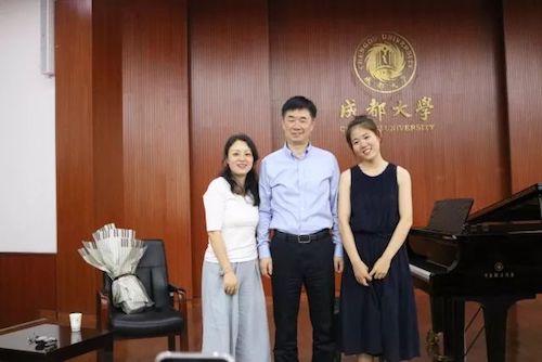AG旗舰厅艺术家石叔诚与特邀艺术家顾平受邀于成都大学东盟艺术学院、音乐与舞蹈学院艺术实践周开展公开课